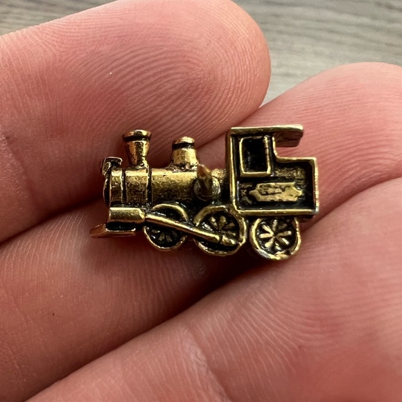 Locomotive Train Tie Tack - Picture 2 of 3